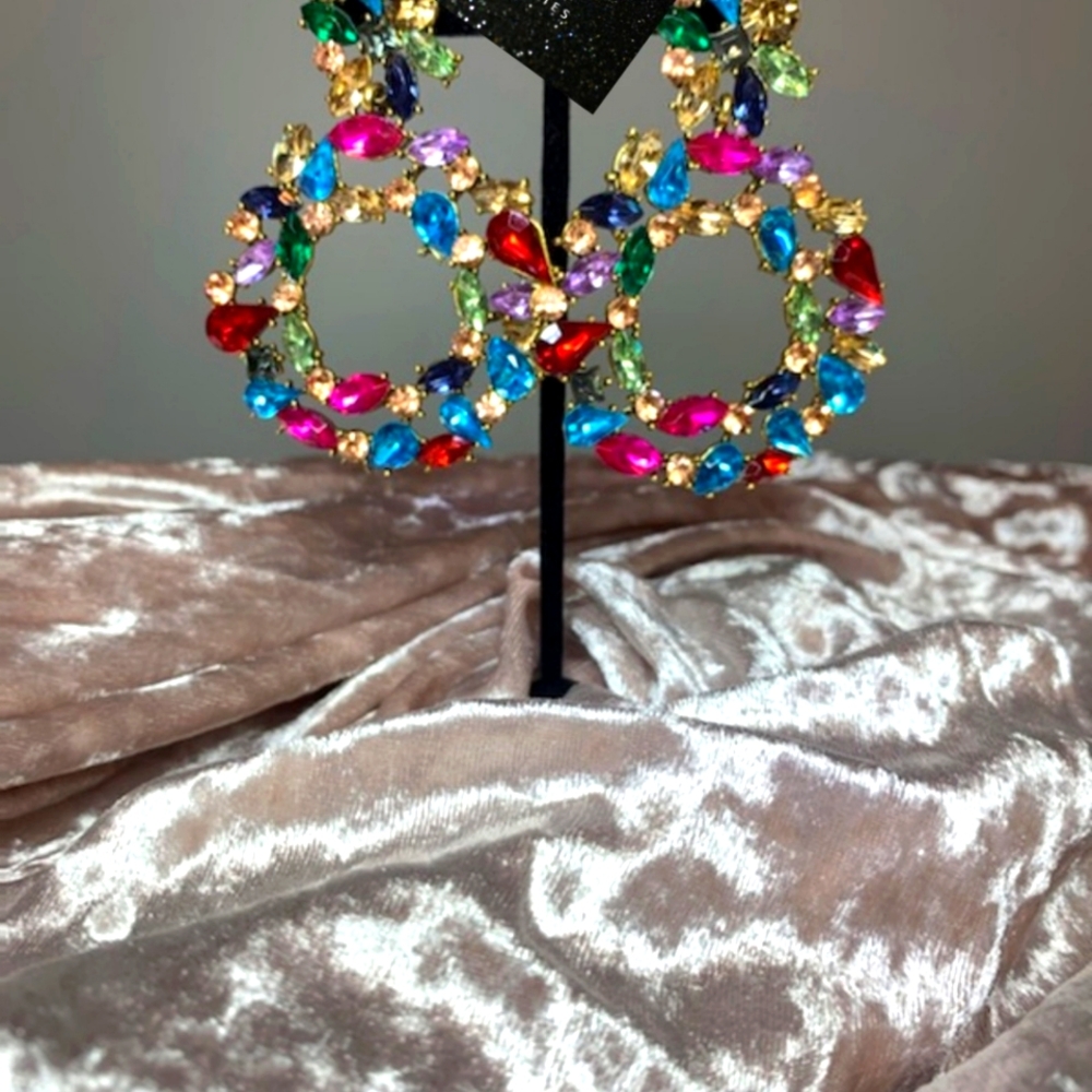 Ladies gem tone earrings